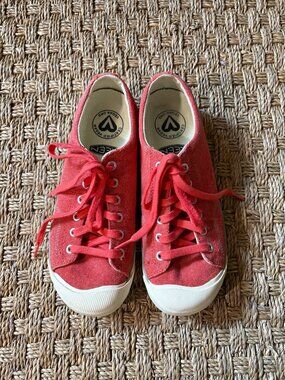 Keen Coronado Canvas Low Top Sneakers in Coral/Grey